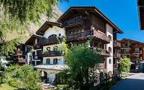 Haus Zer Weidu